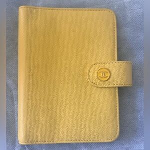 Chanel agenda passport holder -Lemmon yellow color-series 9 Cover